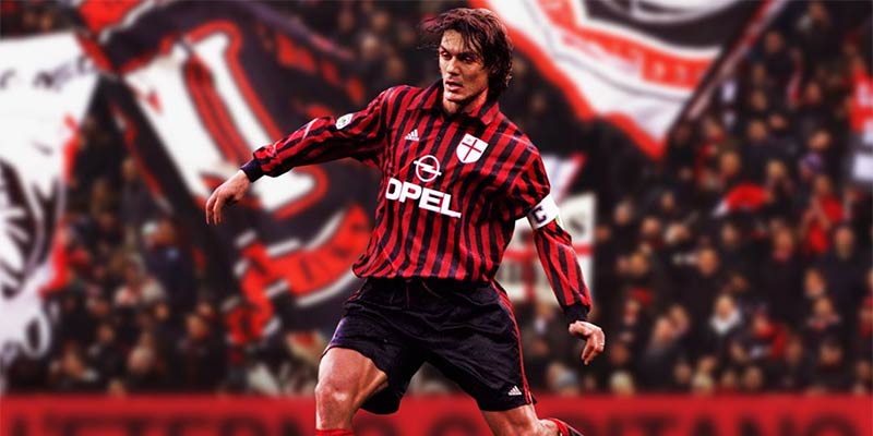 Hậu vệ cánh trái hay nhất thế giới Paolo Maldini